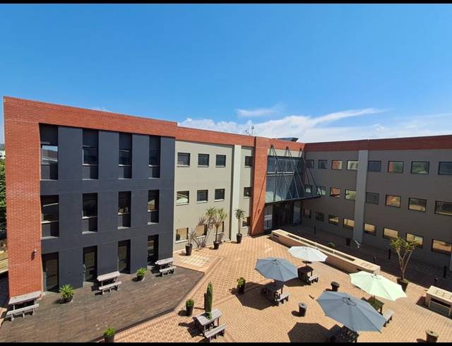 BUSINESS PROPERTY TO RENT IN WOODMEAD